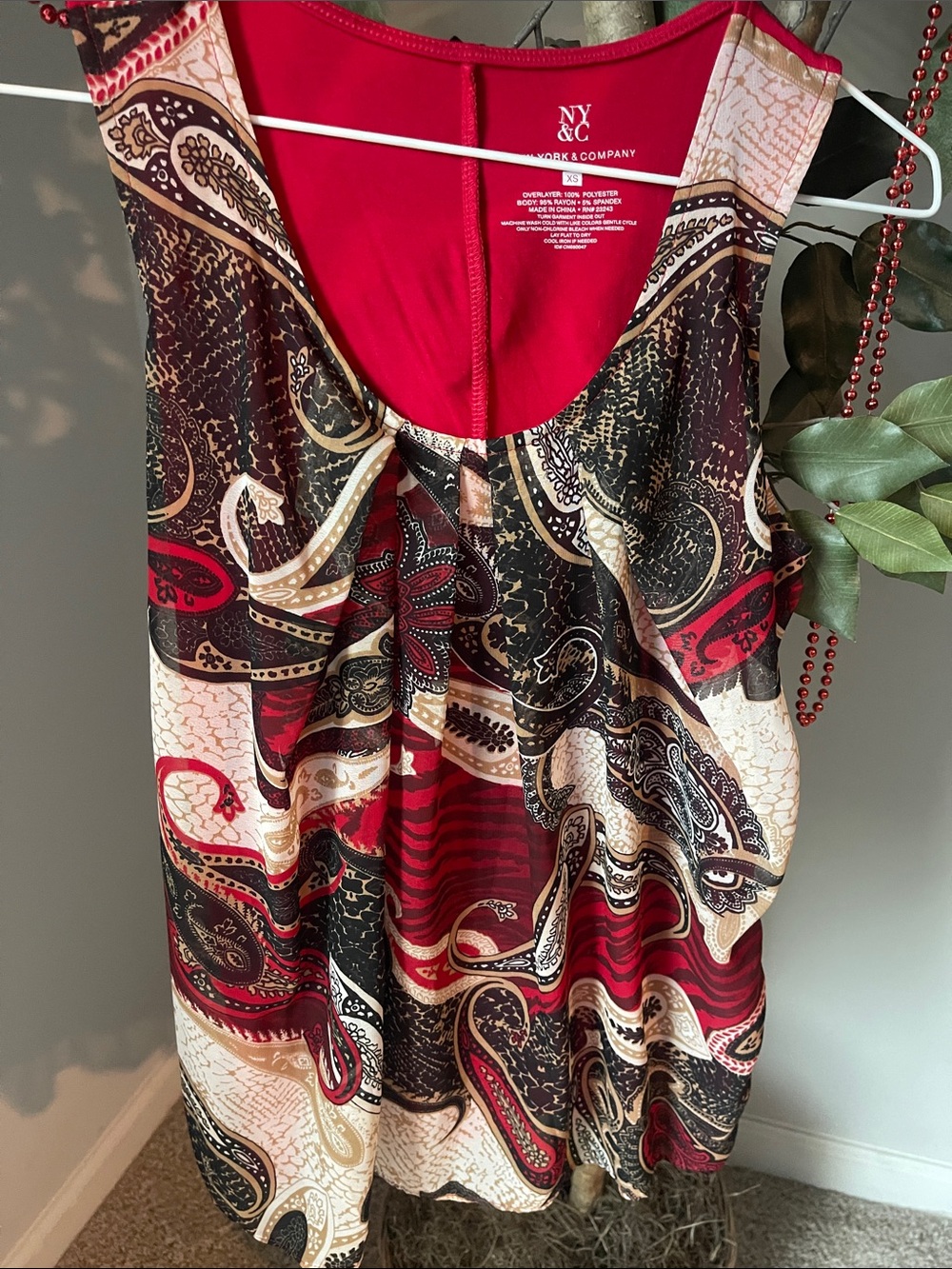 New York & Company Red Paisley-Print Tank Top